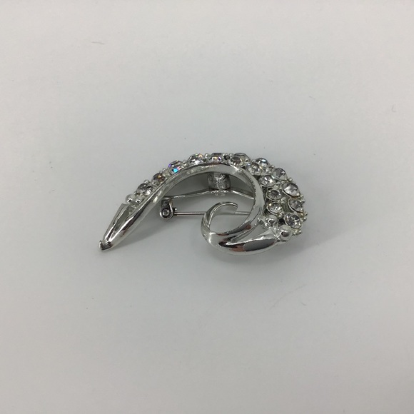 Vintage Comma-Shaped Rhinestone Costume Brooch - Picture 9 of 15